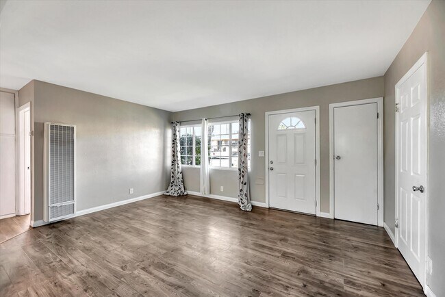 Building Photo - 1941 Orange St