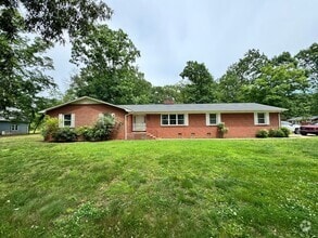 Building Photo - 101 Eastwood Dr