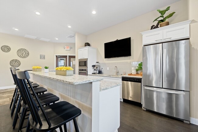 22 Slate Clubroom - 22 Slate