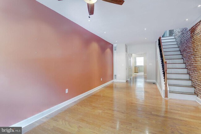 Foto del edificio - 806 S Clinton St