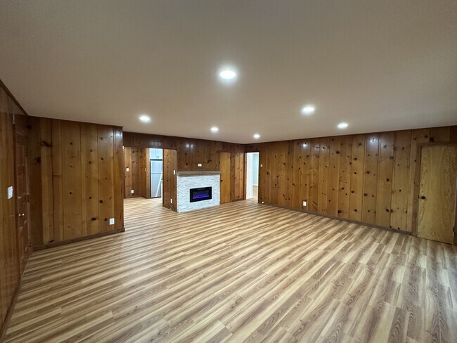 Foto del edificio - 1743 S Fitch Mountain Rd