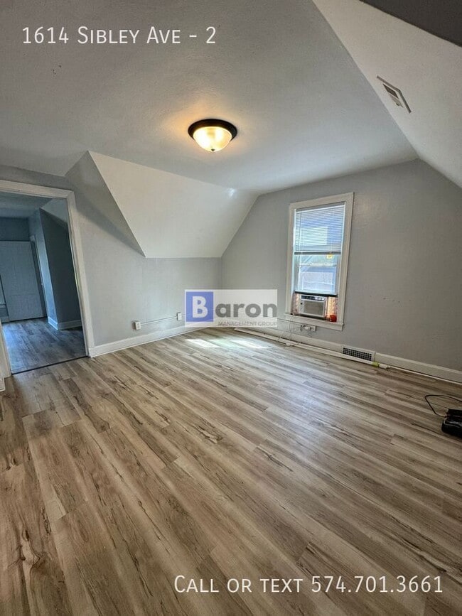 Foto del edificio - 1614 Sibley Ave