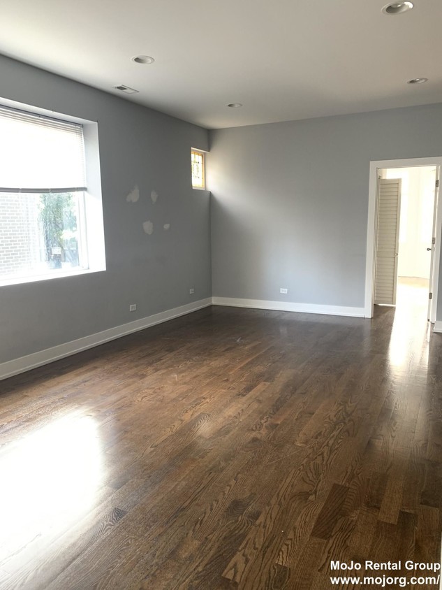 Foto principal - 2645 N Washtenaw Ave