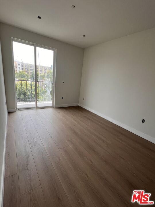 Foto del edificio - 1230 S Berendo St