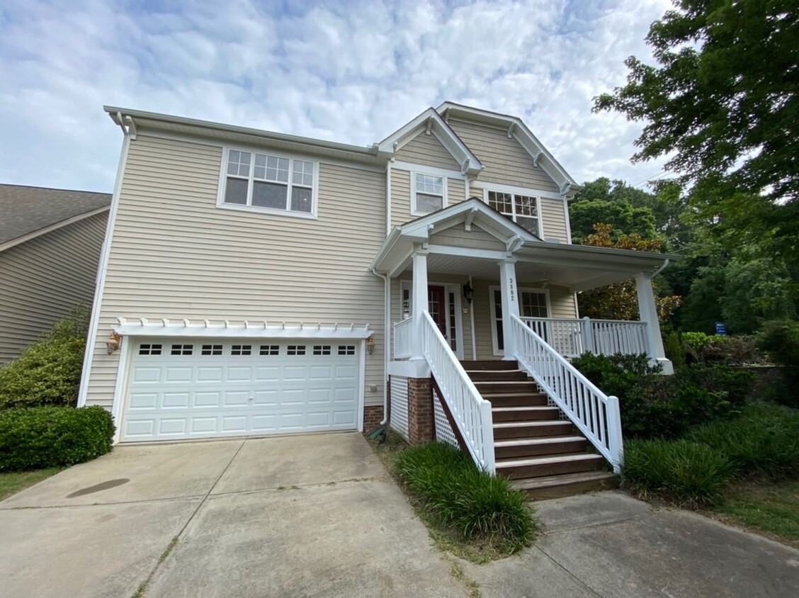 Foto principal - Stunningly Beautiful Former Model Home!