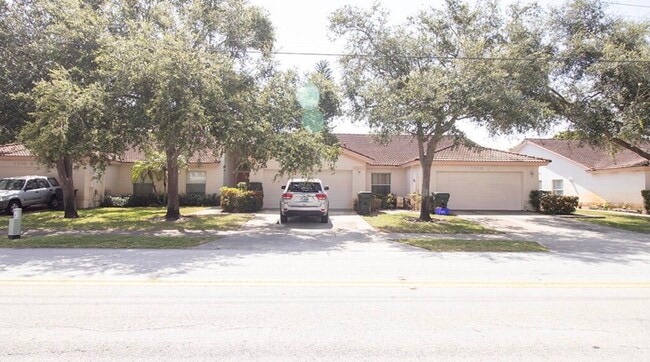 Building Photo - 1220 NW 15th Ave