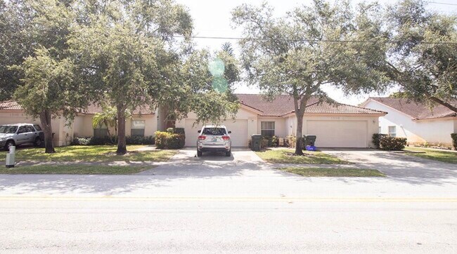 Foto del edificio - 1220 NW 15th Ave