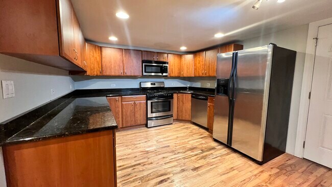 Building Photo - 5611 N Glenwood Ave