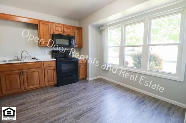 Building Photo - 1423 Fieldstone Dr