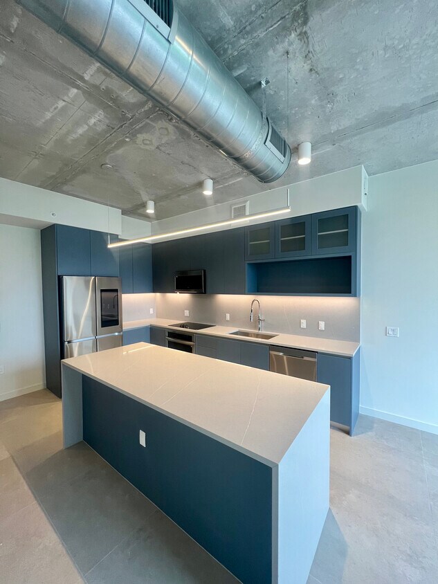 Foto principal - 102 NW 30th St