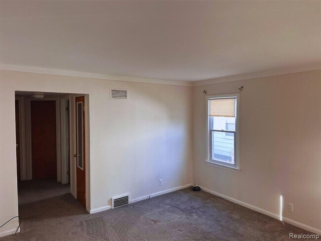 Building Photo - 110 Hamata Ave