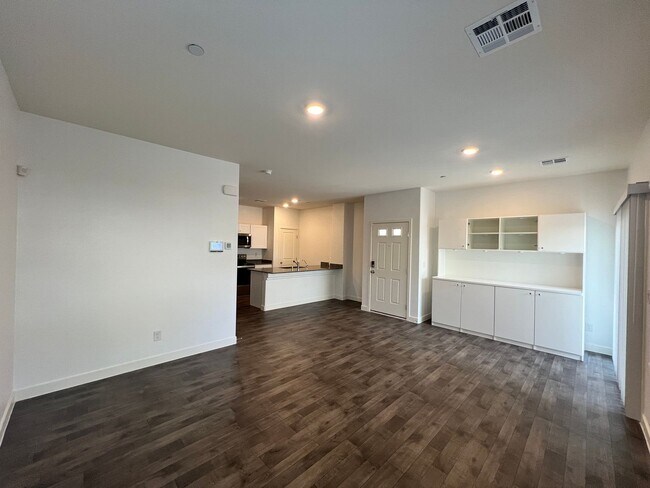 Building Photo - 12743 Epperly St