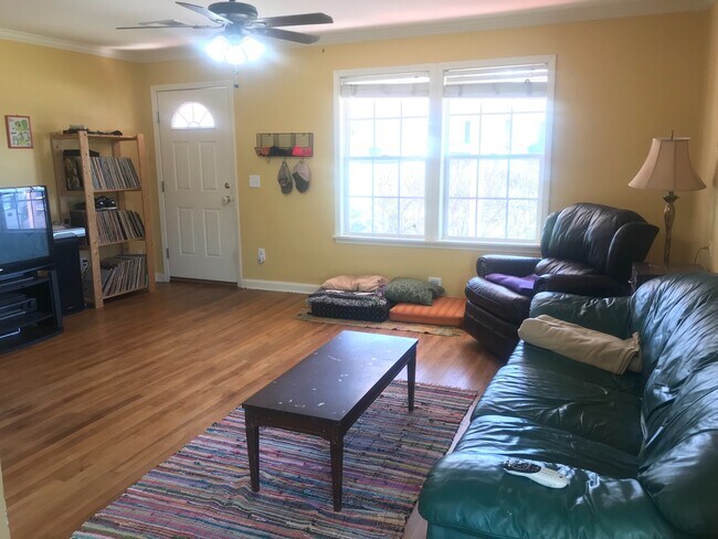 Foto del edificio - 306 19th St E