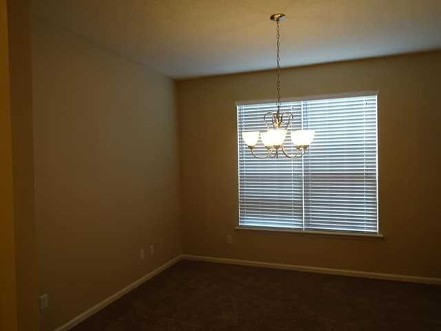 Building Photo - 500 Glendale Ln