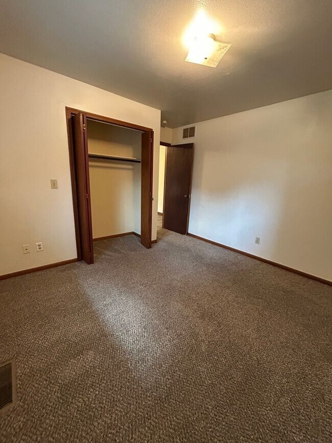 Foto del edificio - 417 E Jefferson St