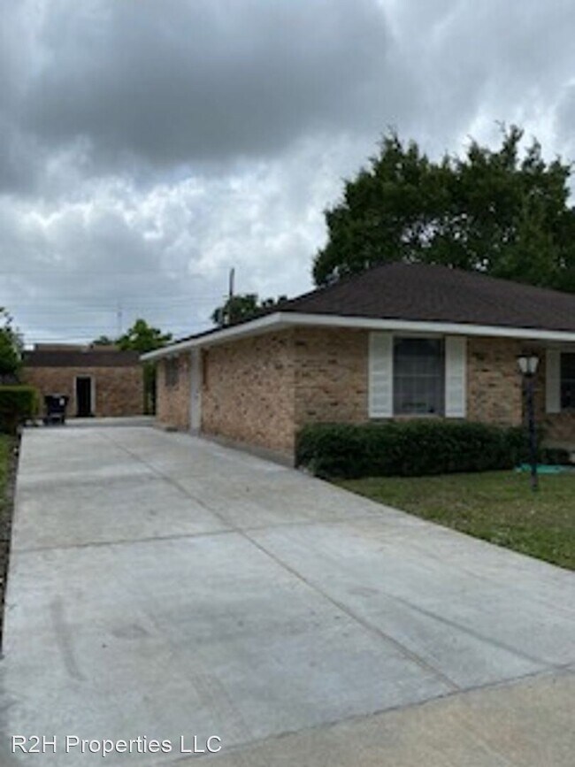 Building Photo - 4 br, 2 bath House - 3611 Huntlee Dr.