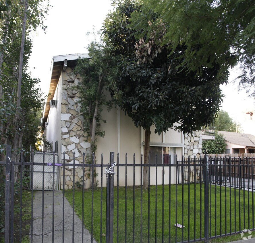 Foto del edificio - 14232 Sylvan St