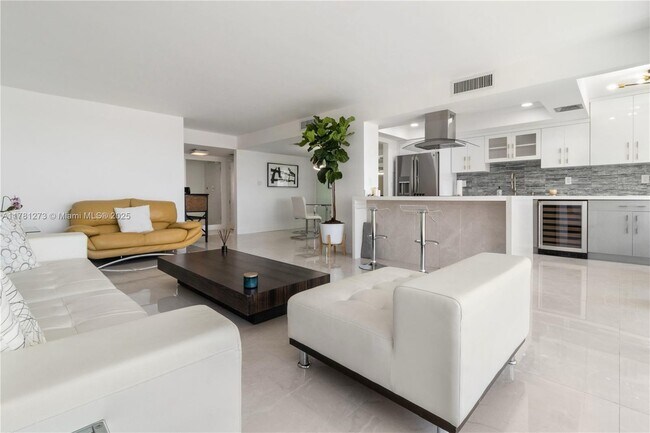 Building Photo - 18081 Biscayne Blvd