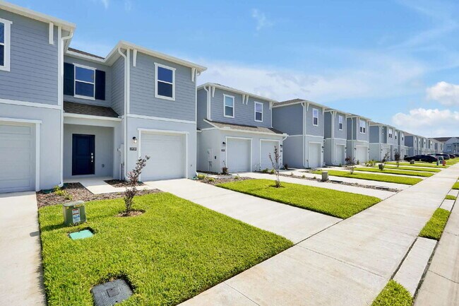 Building Photo - Beautiful New 3-Bedroom Townhome in Davenport — Includes Resort Pool, Modern Clubhouse & Family P...