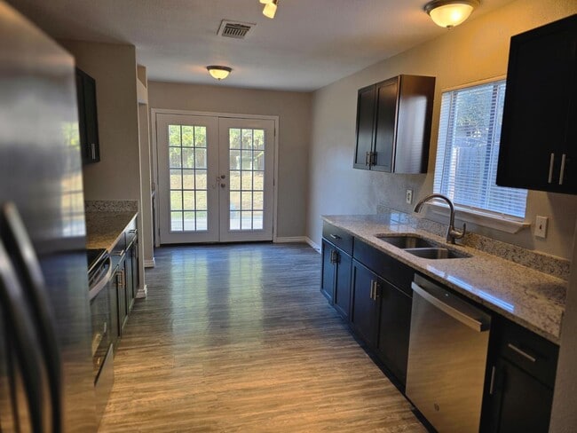 Building Photo - 8123 Comanche Pass