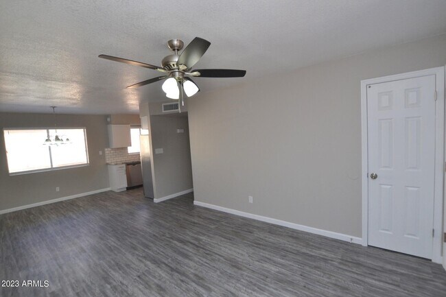 Building Photo - 645 N Arrowhead Dr
