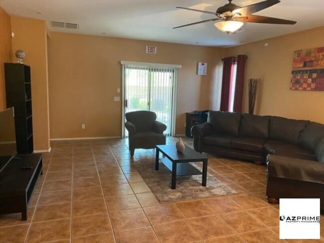 Building Photo - Nice Homes