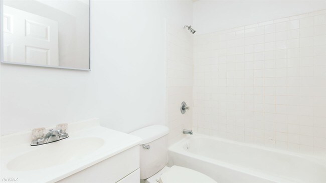 Foto del edificio - 983 Madison St