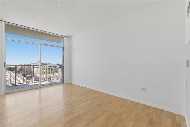 Foto del edificio - 1134 W Granville Ave