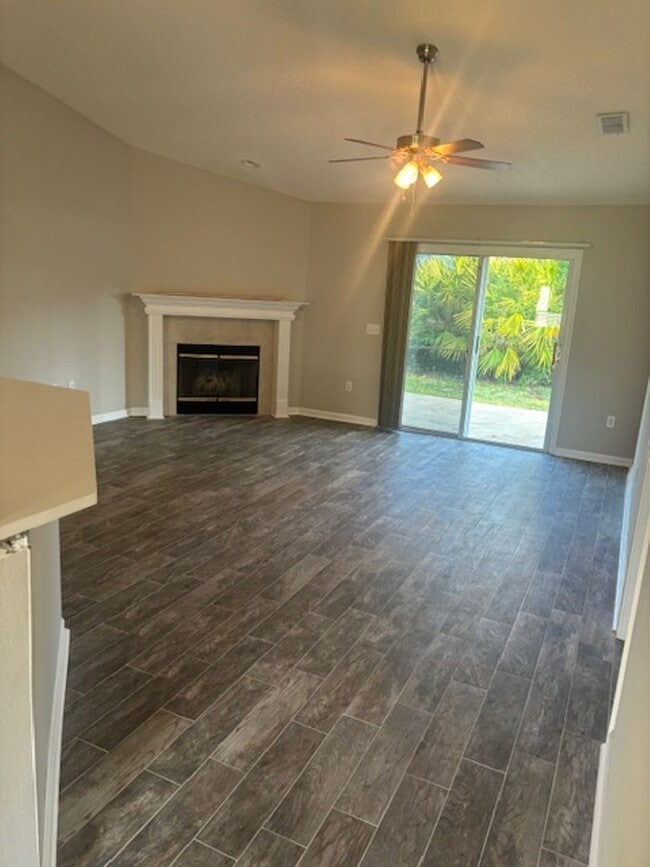Building Photo - Beautiful Brick Single Family Home!