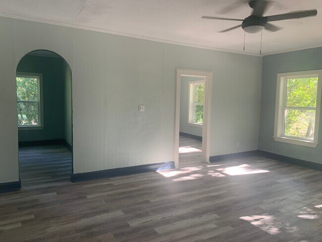 Foto del edificio - 517 S Bolton St