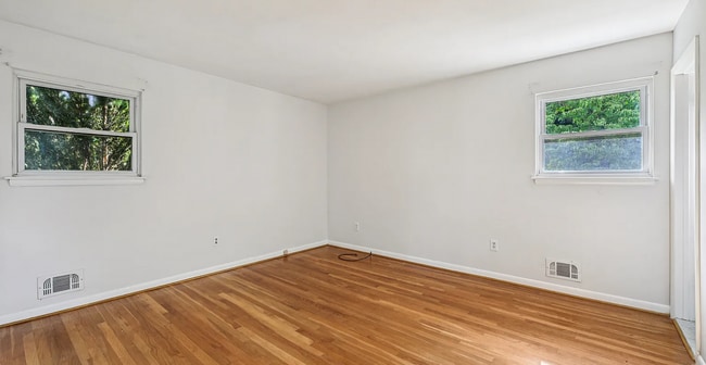 Building Photo - 542 Cypress Ln