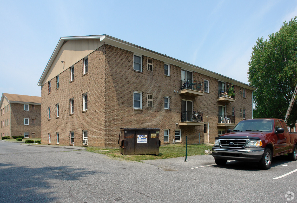 Building Photo - 610-612 W Patrick St