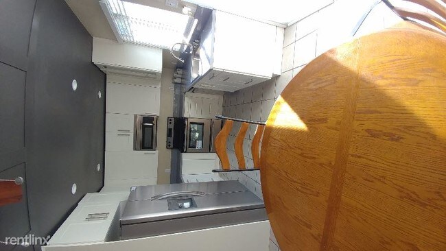 Foto del edificio - 8832 Salmon Falls Dr