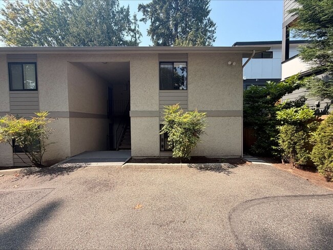 Building Photo - 6722 112th Ave NE