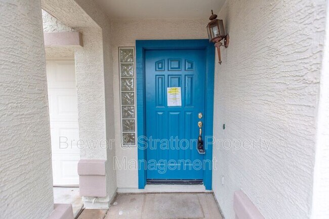 Building Photo - 16544 W Moreland St
