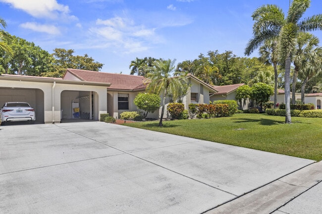 Building Photo - 5992 Forest Grove Dr