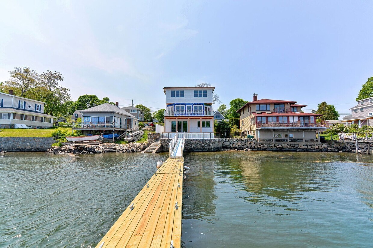 Primary Photo - Riverside Riviera