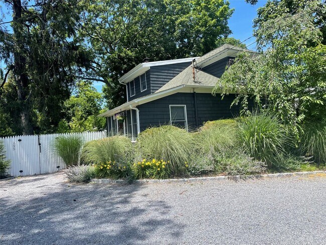 Building Photo - 255 Sunset Ave