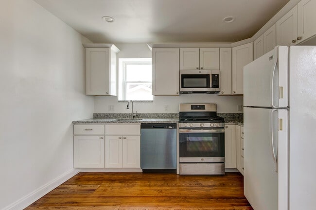 Building Photo - 4019 Dover Pl