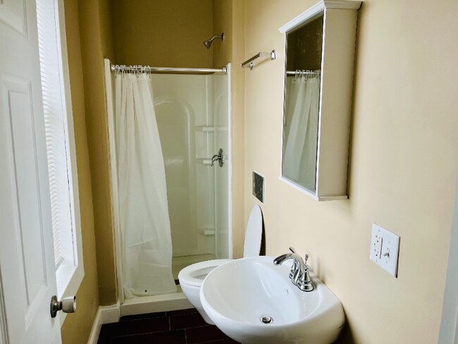 Foto del edificio - 107 S Knowles Ave