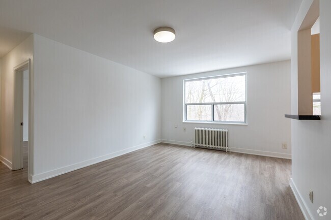 1BR, 1BA - Living Room - 5,7 & 9 Stag Hill Drive