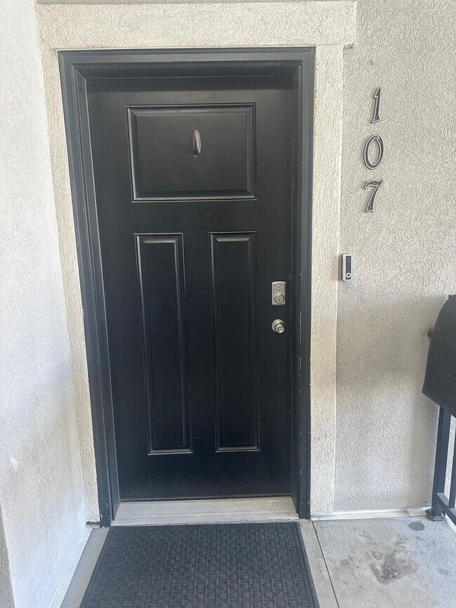 Foto del edificio - Newer Vineyard Condo for Rent! Next to Utah Valley University!!