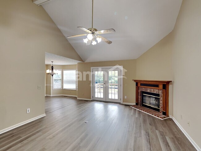 Foto del edificio - 1212 Wembley Ct