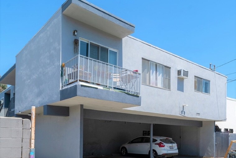 Foto del edificio - 1282 W 29th St