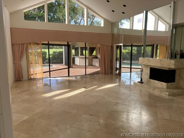 Foto del edificio - 7283 Mandarin Dr