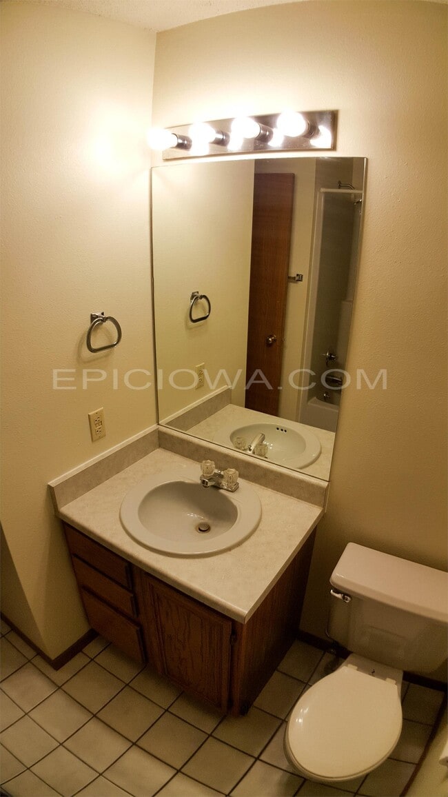 Foto del edificio - 1320 Daleview Dr