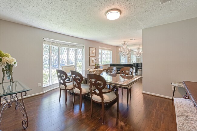 Foto del edificio - 13914 St Marys Ln