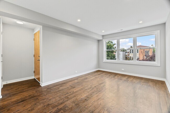 Foto del edificio - 2553 W Summerdale Ave
