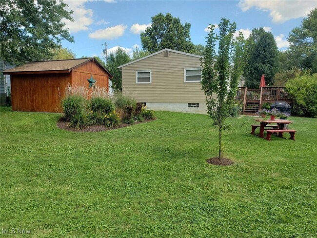 Foto del edificio - 1378 Cayuga Ave