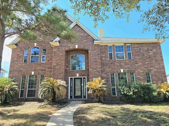 Building Photo - 20315 Lakeland Falls Dr